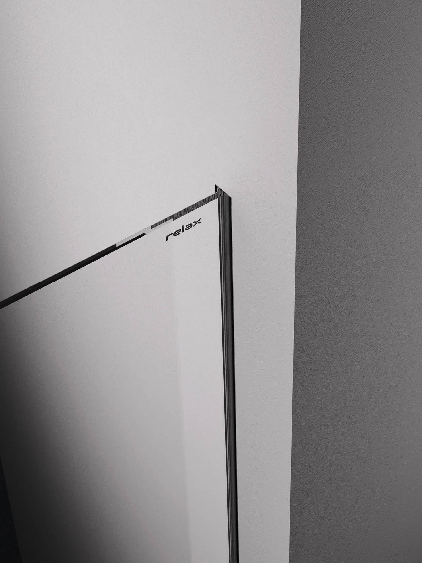inserimento del vetro del box doccia a muro
